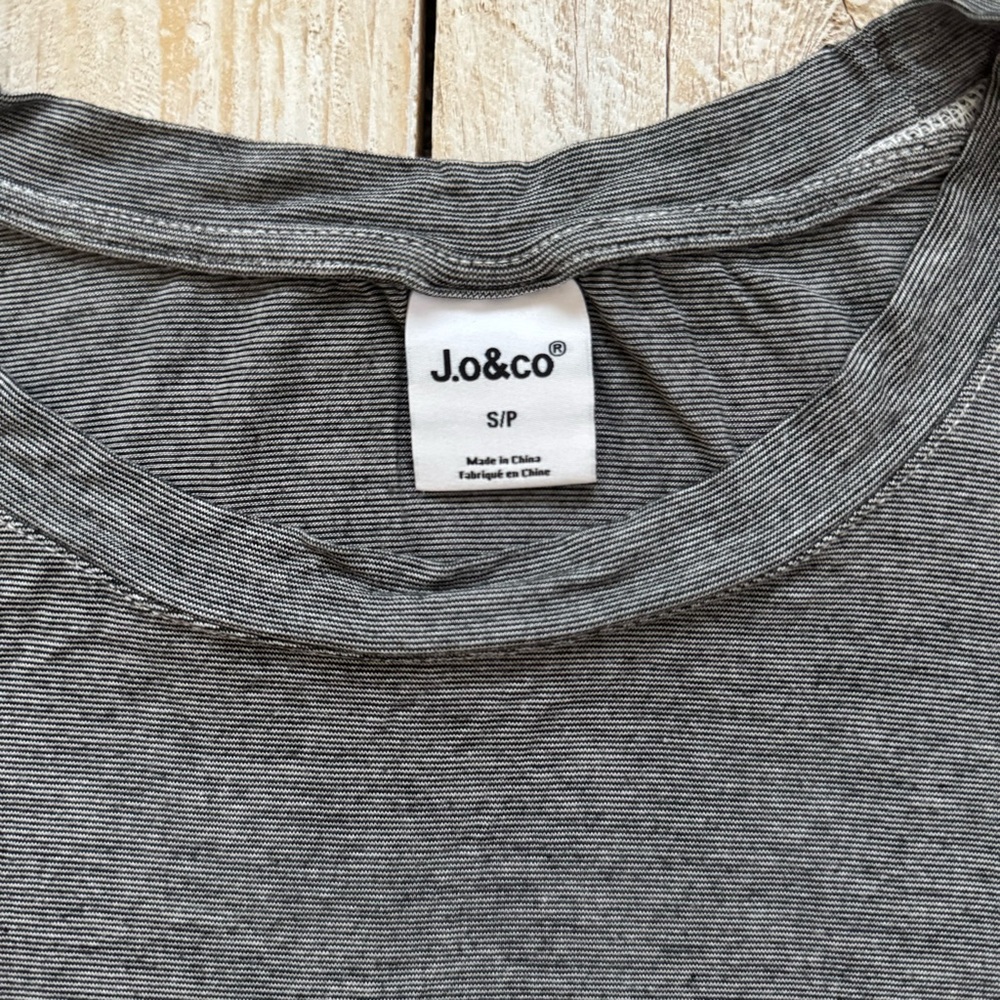 FREE W/ ITEM EQUAL/MORE VALUE Chic Micro Striped Basic Tee - Picture 4 of 6